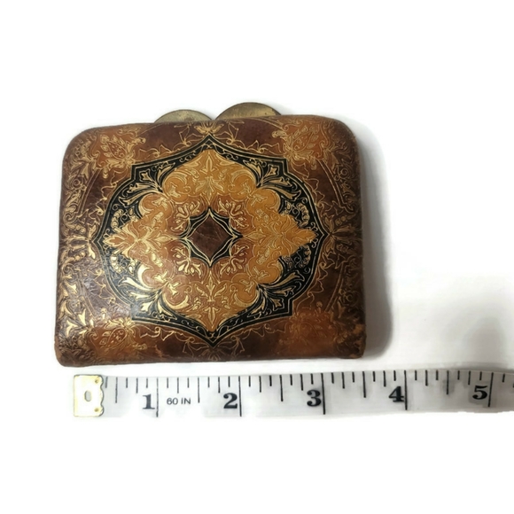 Leather school Florence Italy vintage kiss clasp tooled leather coin purse - Picture 9 of 10